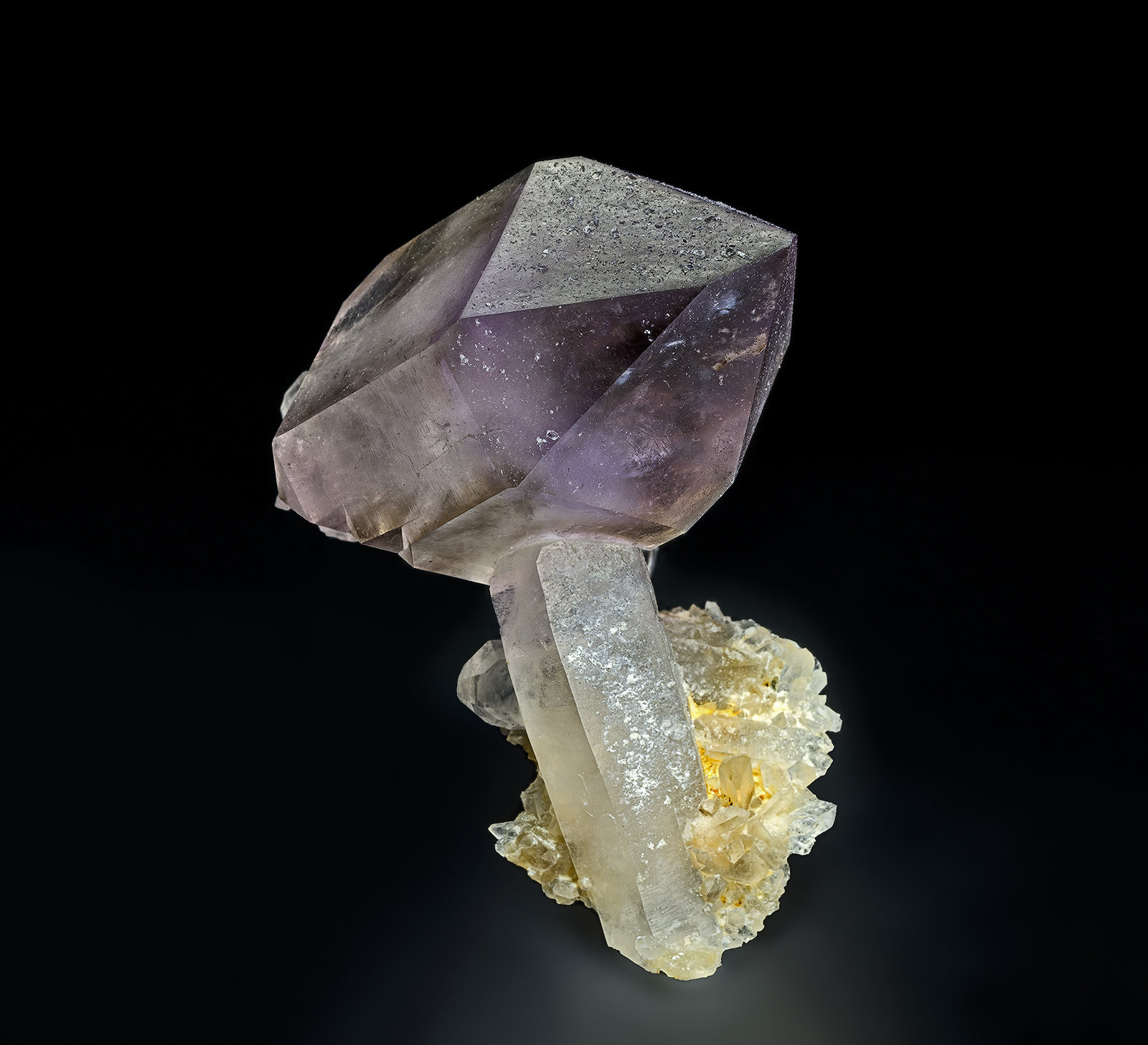 Quartz
4.1 x 3.4 cm
(Autor: am mizunaka)