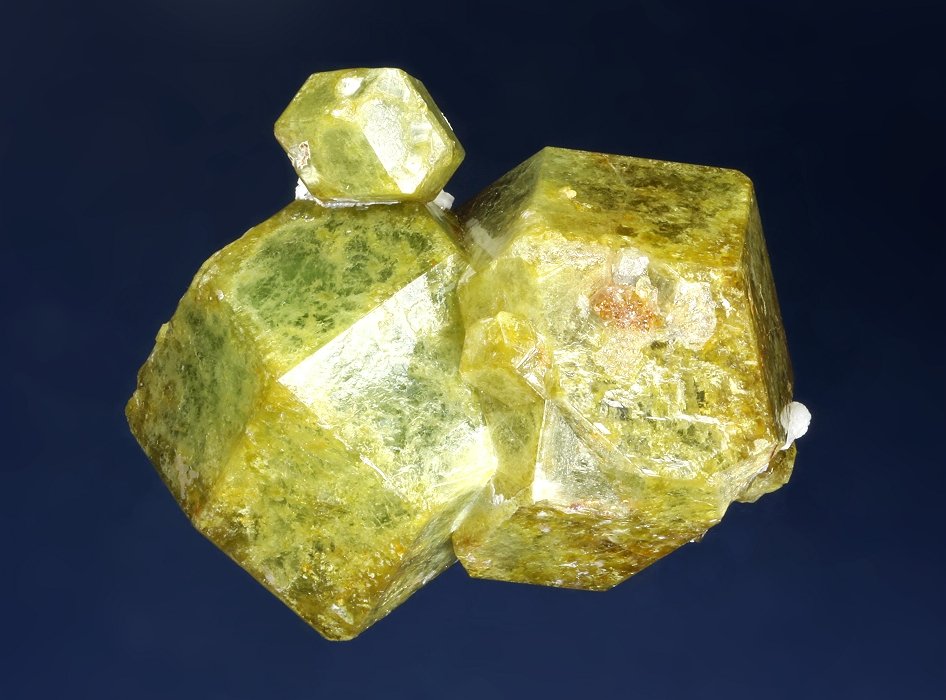 Andradite-Grossular Series
71 x 62 x 47 mm
(Autor: GneissWare)