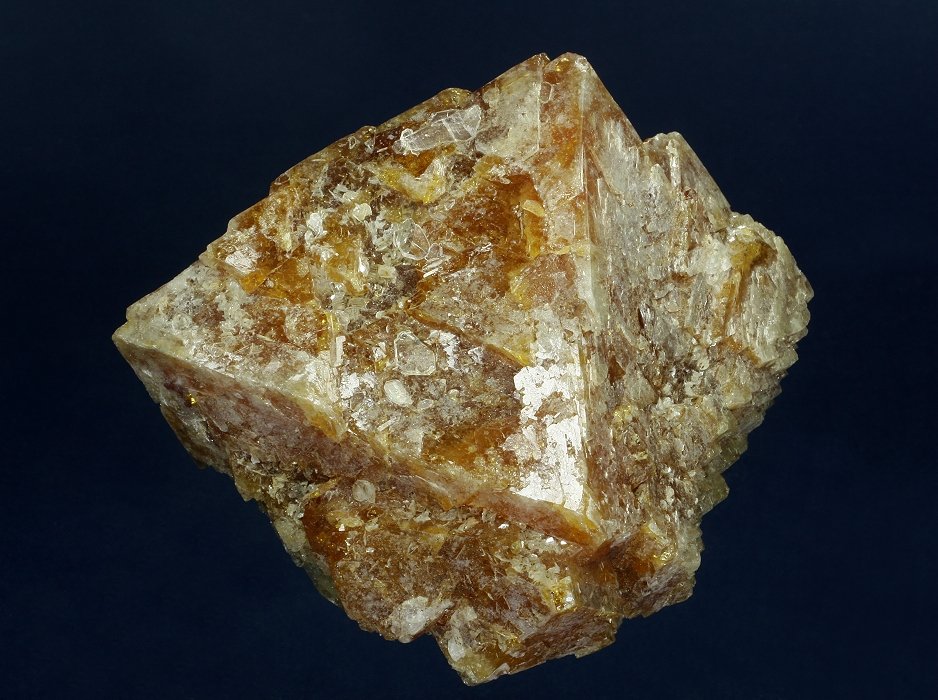 Scheelite
143 x 102 x 102 mm
(Autor: GneissWare)