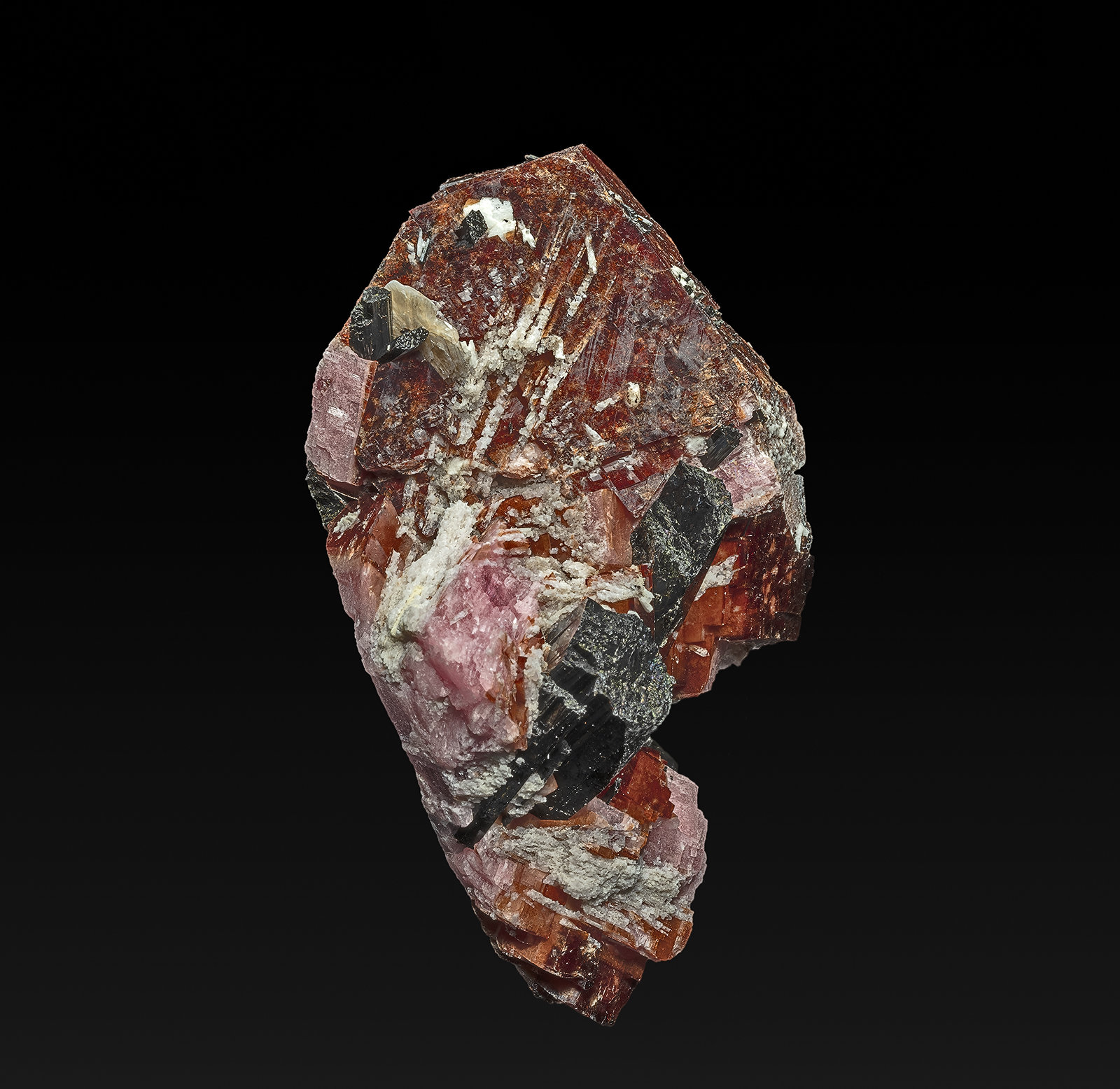 Rhodochrosite, Aegerine
6.5 x 4.1 cm
(Autor: am mizunaka)