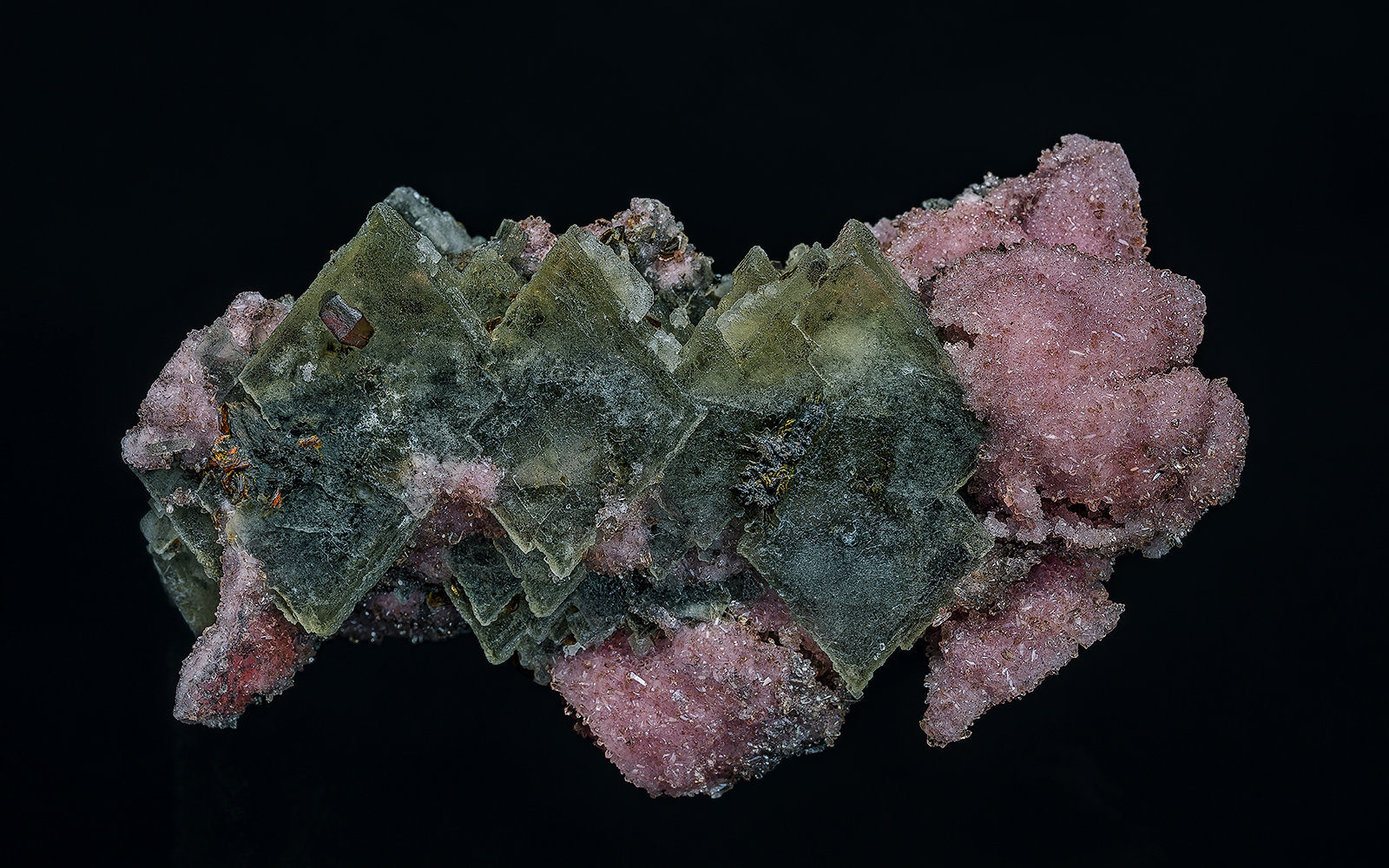 Barite, Rhodochrosite, Shigaite
6.4 x 3.4 cm
(Autor: am mizunaka)