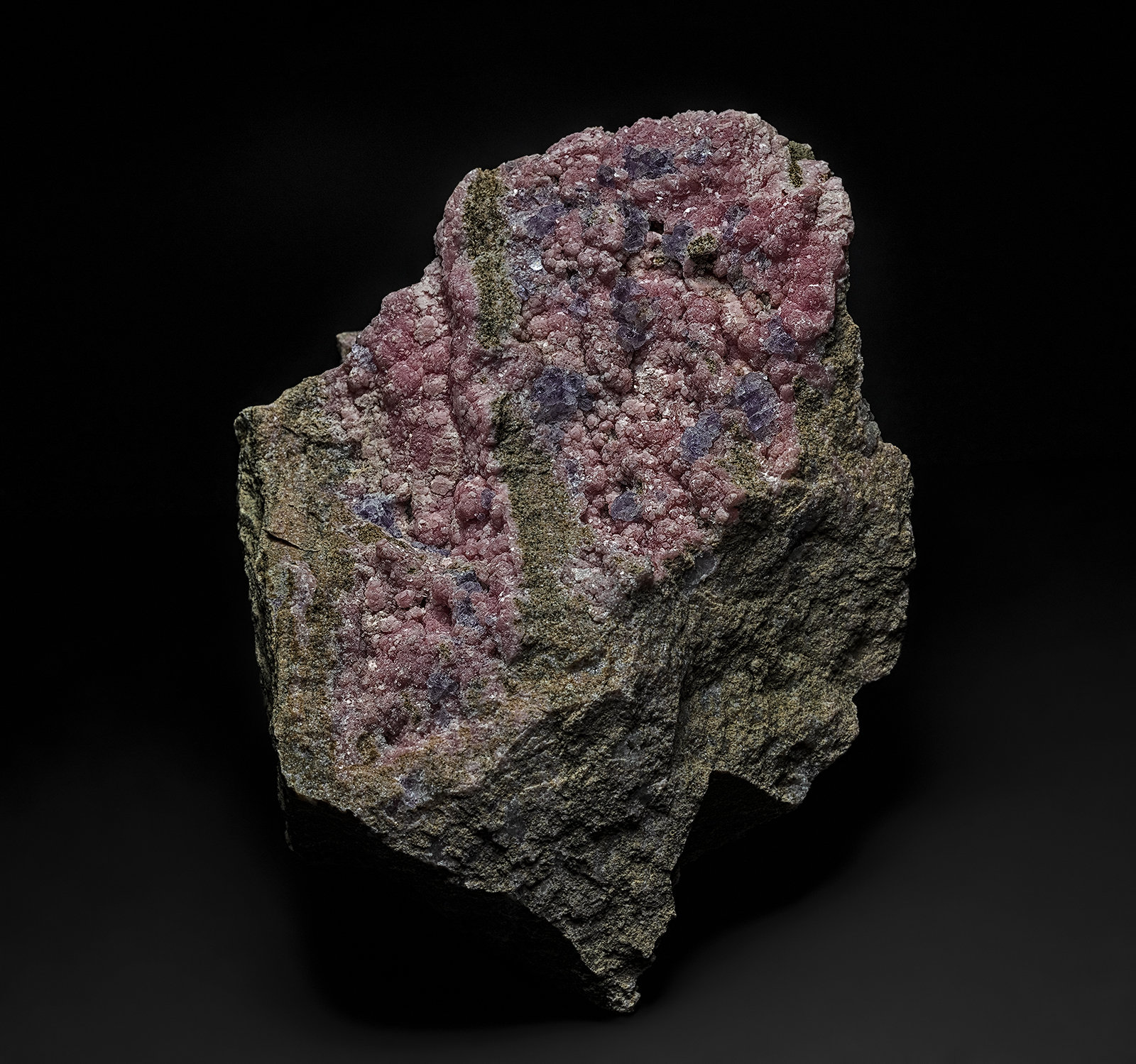 Rhodochrosite, Fluorite
10.0 x 8.4 cm
(Autor: am mizunaka)