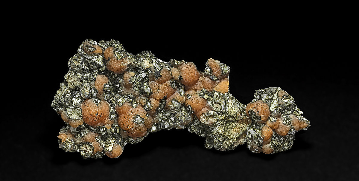 Rhodochrosite, Laumontite, Pyrite
7.7 x 3.5 cm
(Autor: am mizunaka)