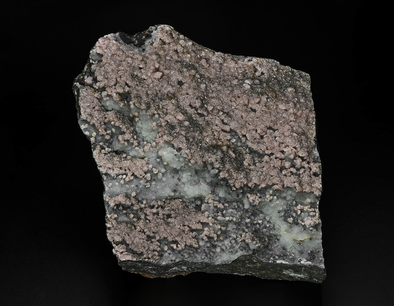 Rhodochrosite, Quartz
9.2 x 8.9 cm
(Autor: am mizunaka)