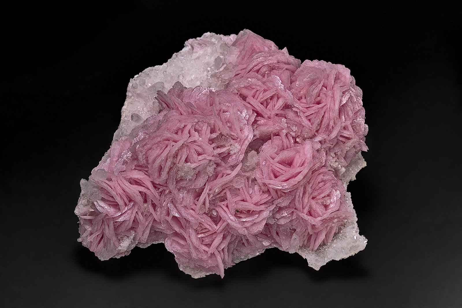 Rhodochrosite, Quartz
8.6 x 7.6 cm
(Autor: am mizunaka)