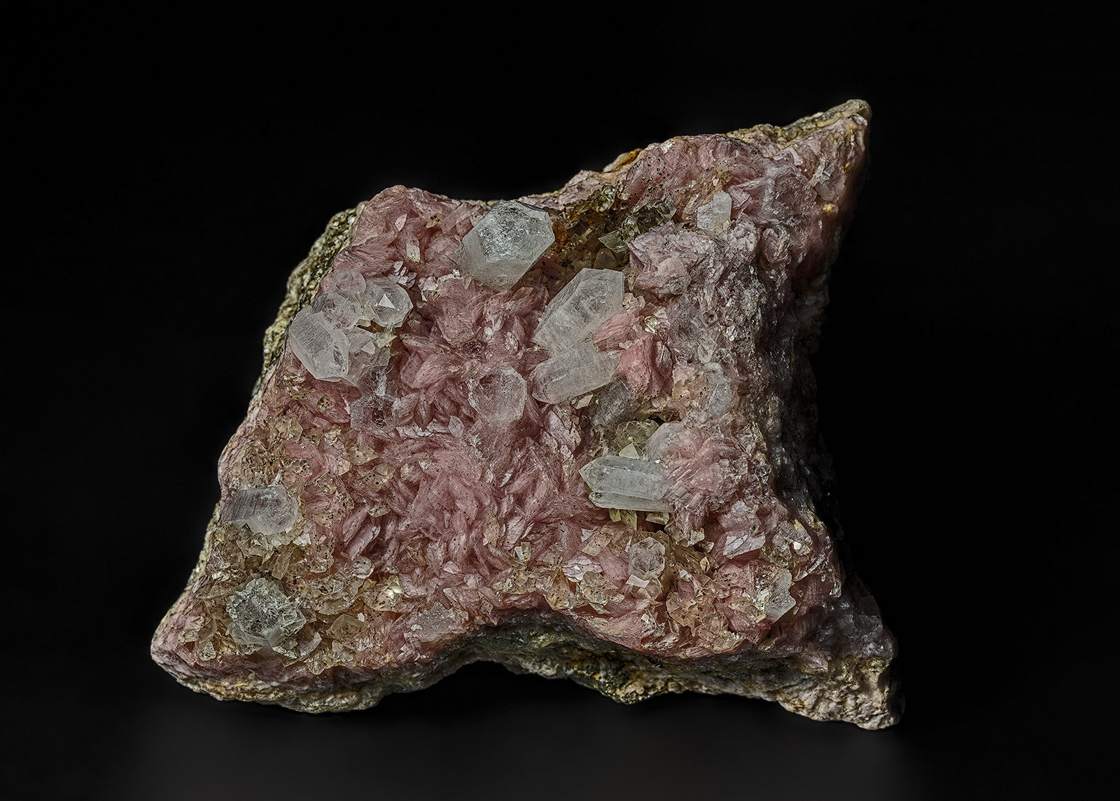 Rhodochrosite, Quartz
7.2 x 5.8 cm
(Autor: am mizunaka)