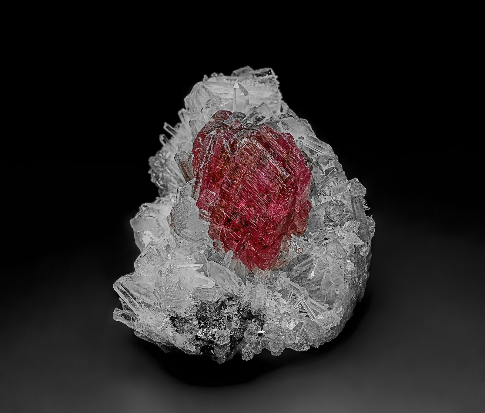 Rhodochrosite, Quartz
7.2 x 5.3 cm
(Autor: am mizunaka)