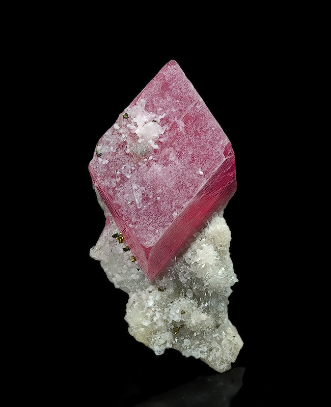 Rhodochrosite, Quartz
3.2 x 1.4 cm
(Autor: am mizunaka)