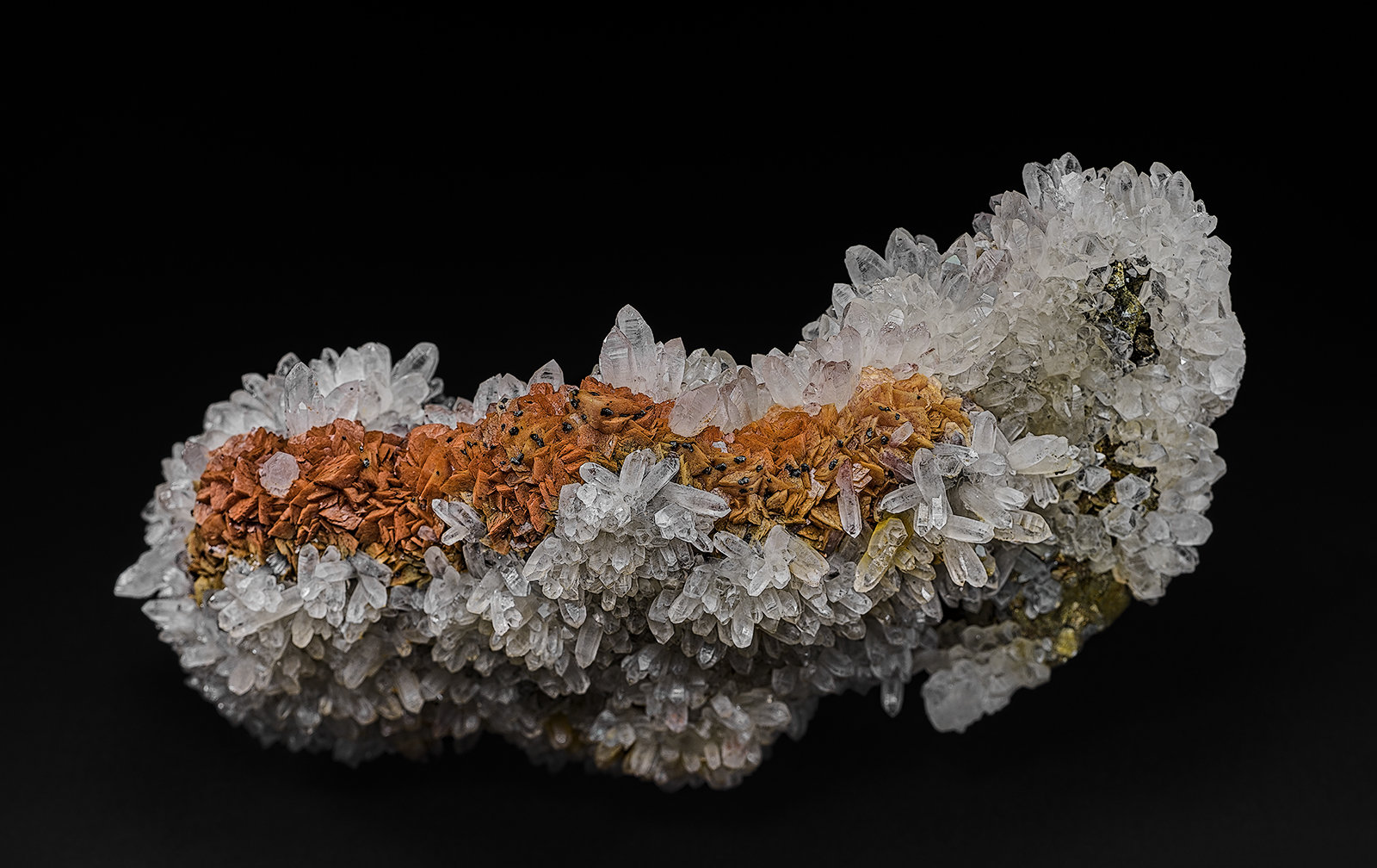 Rhodochrosite, Quartz, Chalcopyrite, Sphalerite
12.7 x 5.4 cm
(Autor: am mizunaka)