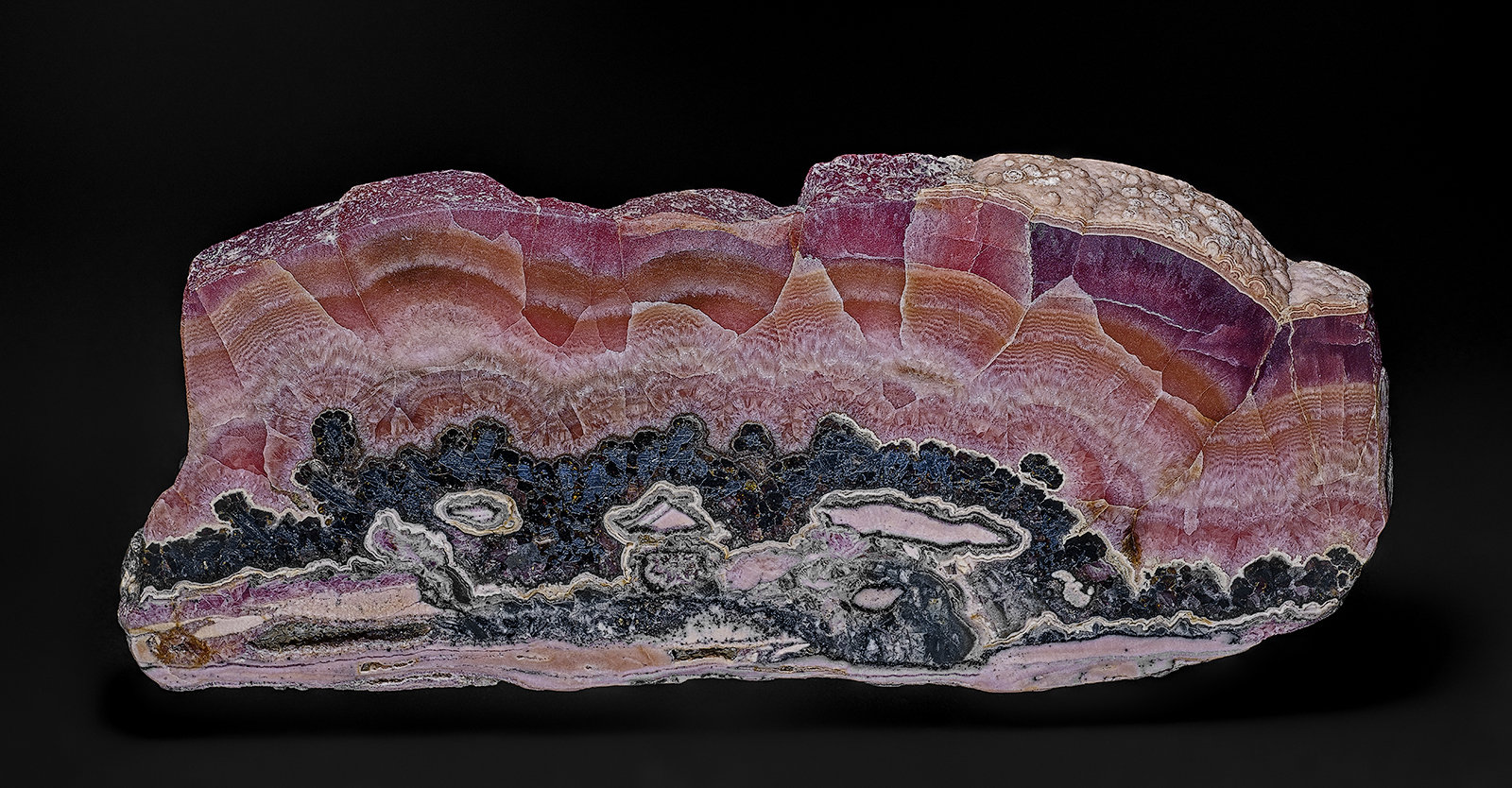 Rhodochrosite, Tetrahedrite
15.3 x 6.4 x 1.3 cm
(Autor: am mizunaka)