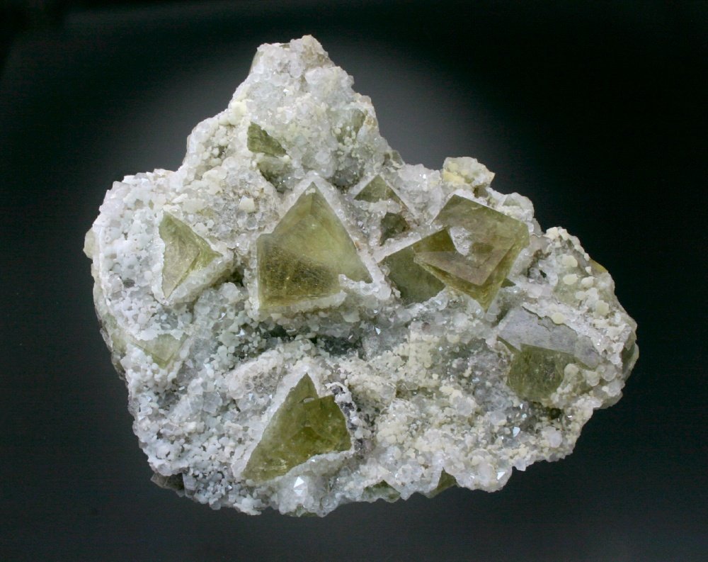Fluorite and Quartz
12x11x5 cm
(Autor: Jesse Fisher)