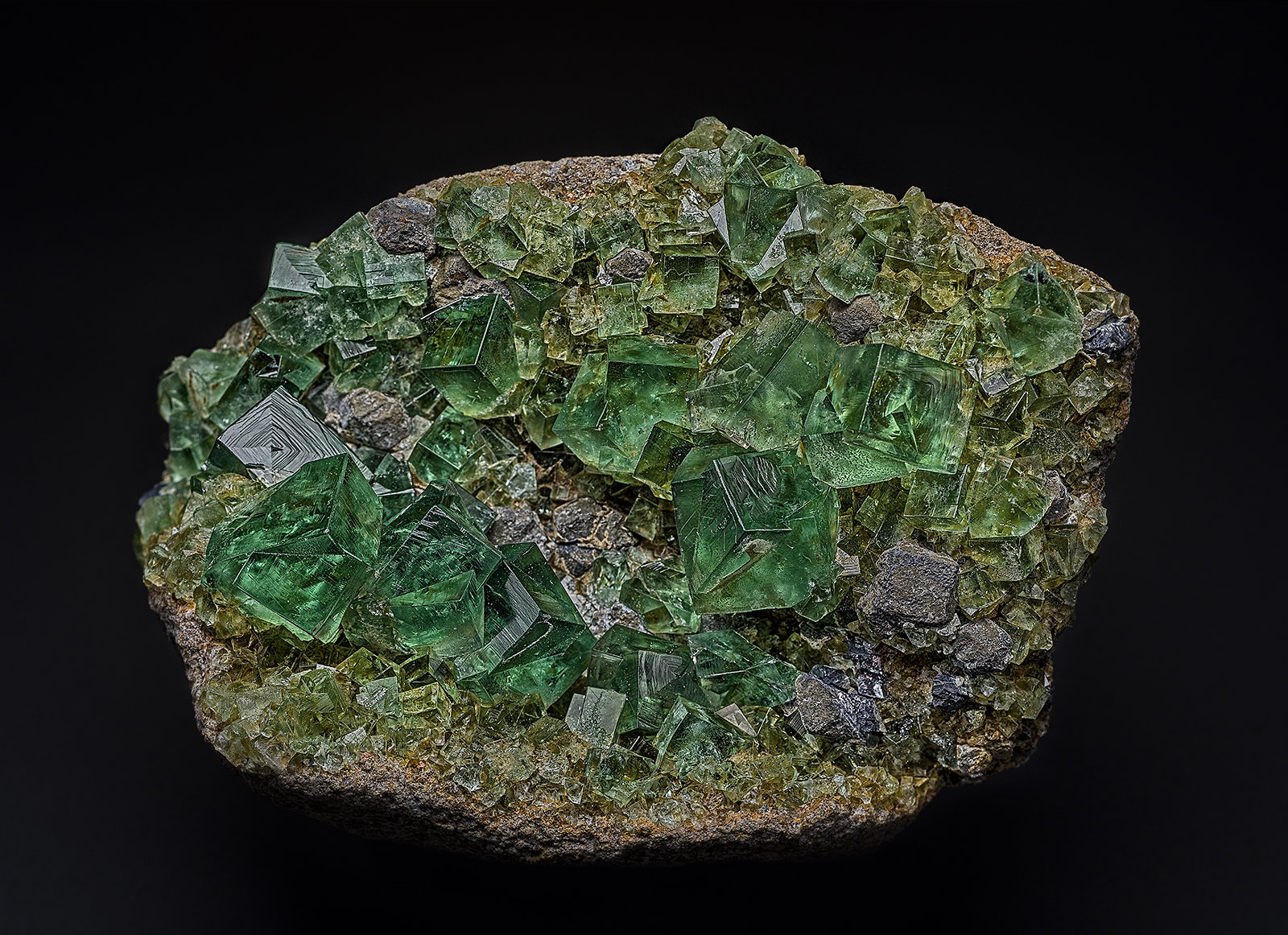 Fluorite, Galena
11.1 x 8.2 cm
(Autor: am mizunaka)