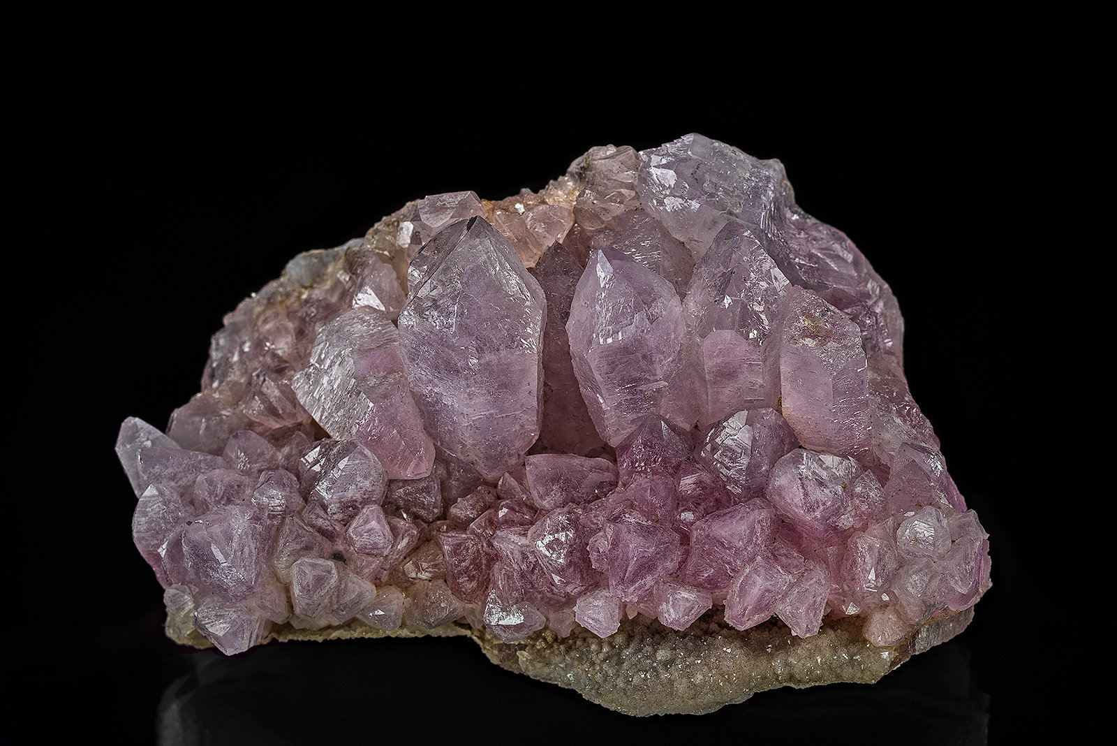 Quartz (variety rose quartz)
6.7 x 4.7 cm
(Autor: am mizunaka)