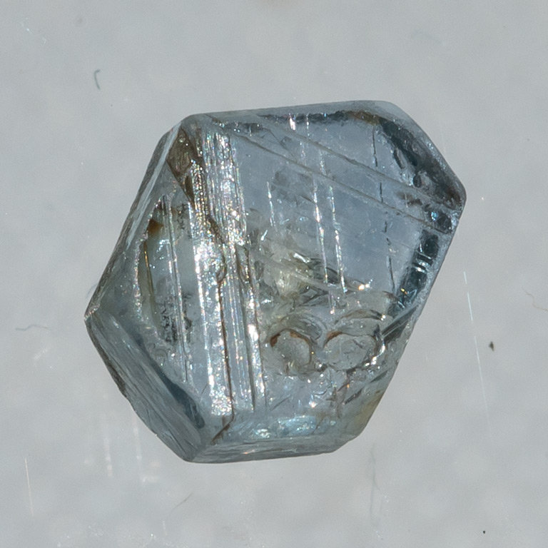 Corundum (variety sapphire)
5x6x3mm
(Autor: Bergur_E_Sigurdarson)