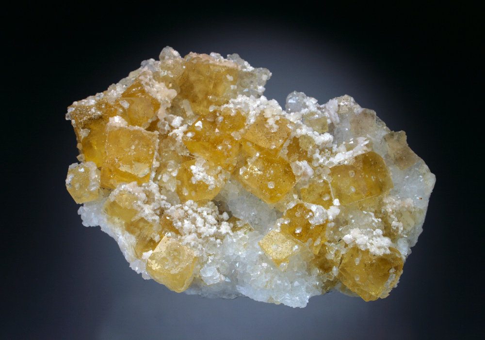Fluorite, Quartz, Barite, Dolomite
11x7x3 cm overall size
(Autor: Jesse Fisher)