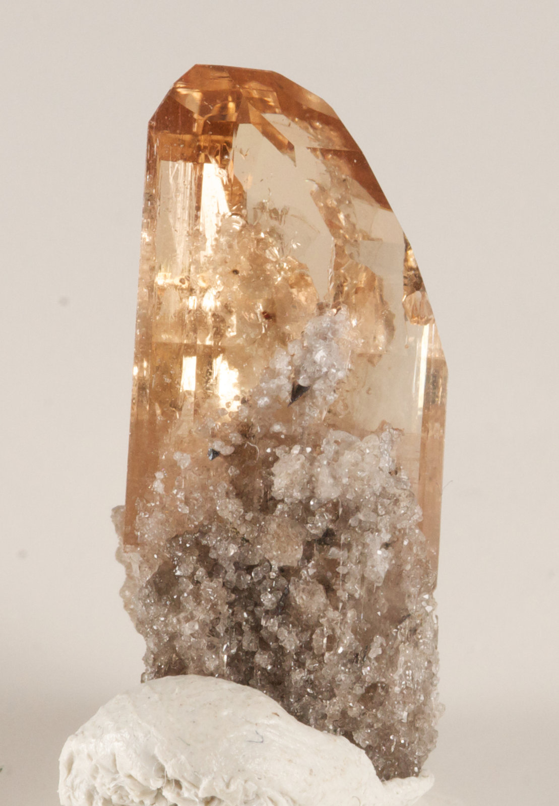 Topaz
1.8x0.6x0.5 cm
(Autor: steven calamuci)
