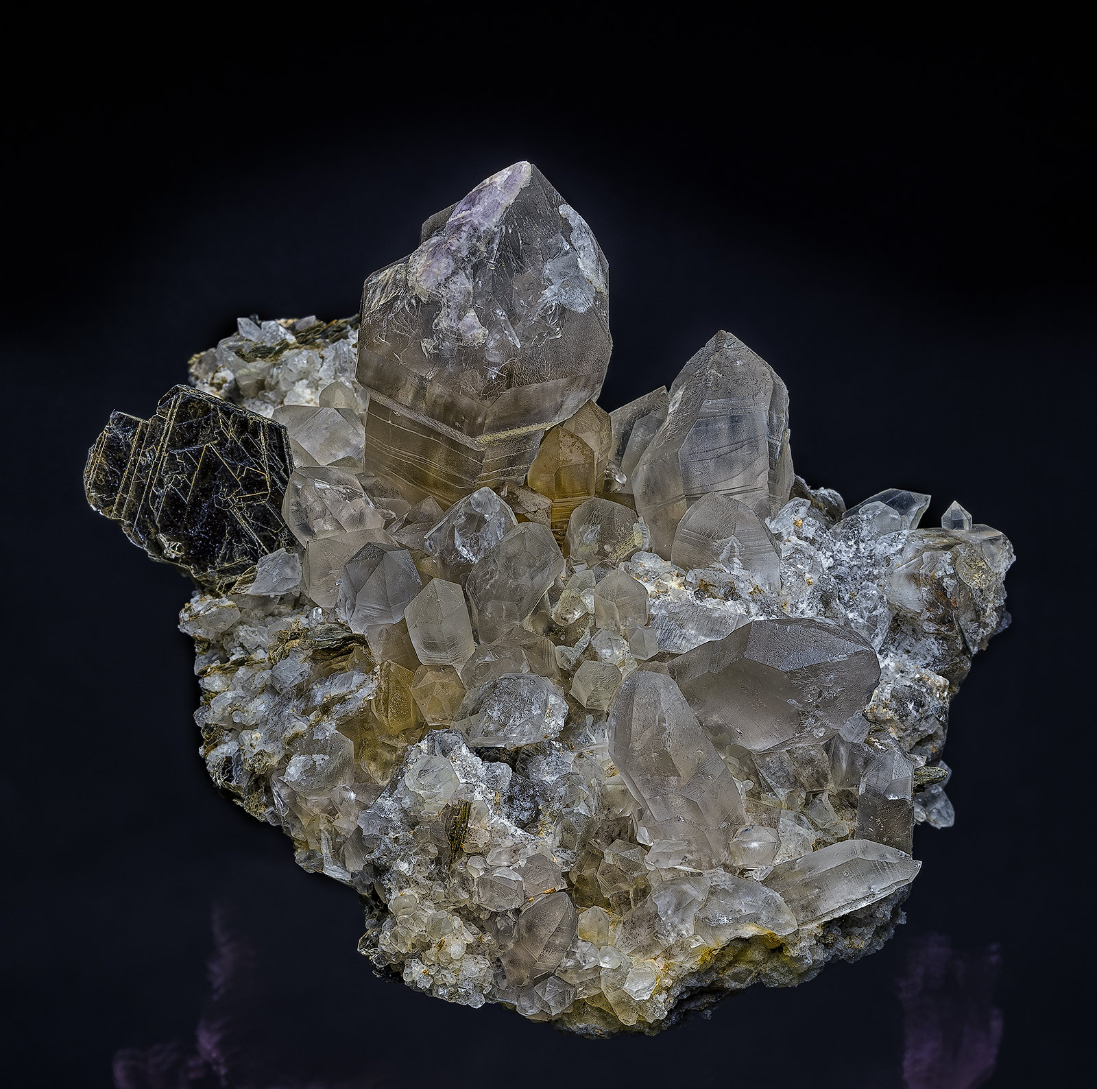 Quartz, Muscovite
12.5 x 8.7 cm
(Autor: am mizunaka)