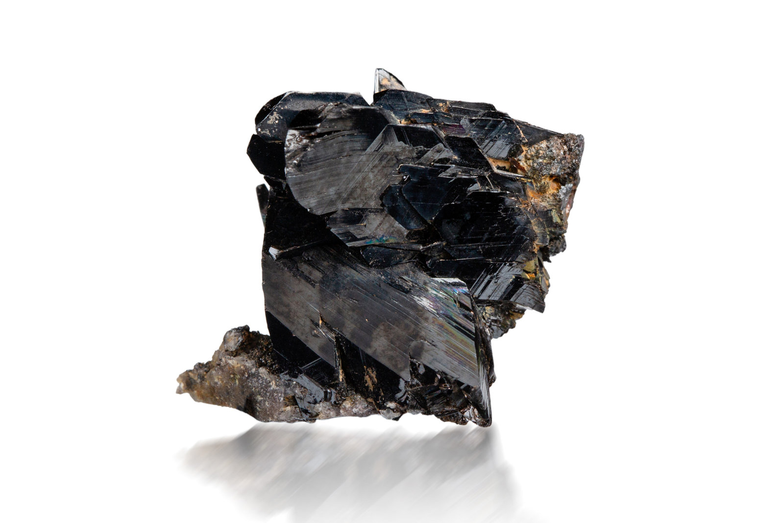Schneiderhöhnite
2.5 x 2 x 2 cm / main crystal: 2.3 cm
(Autor: MIM Museum)