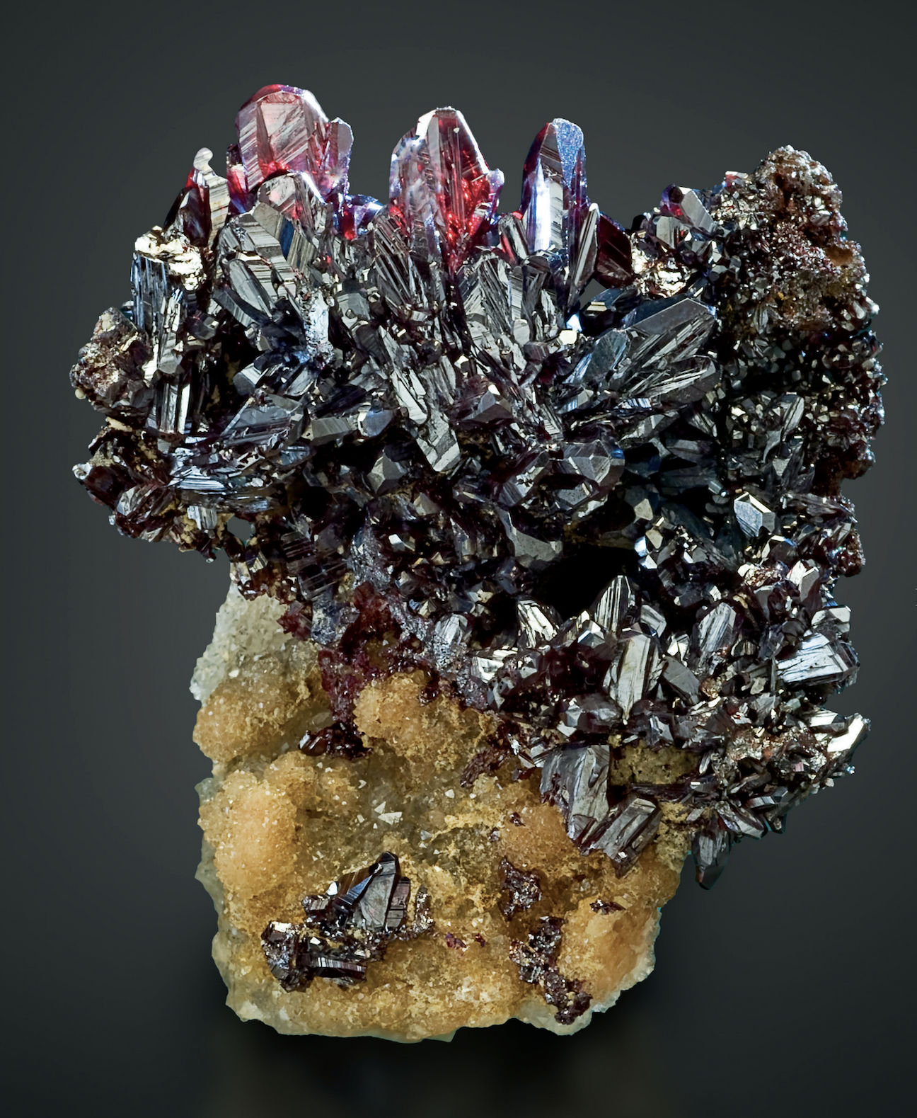 Proustite
3.3 cm x 3.9 cm x 2.3 cm
(Autor: Carles Millan)