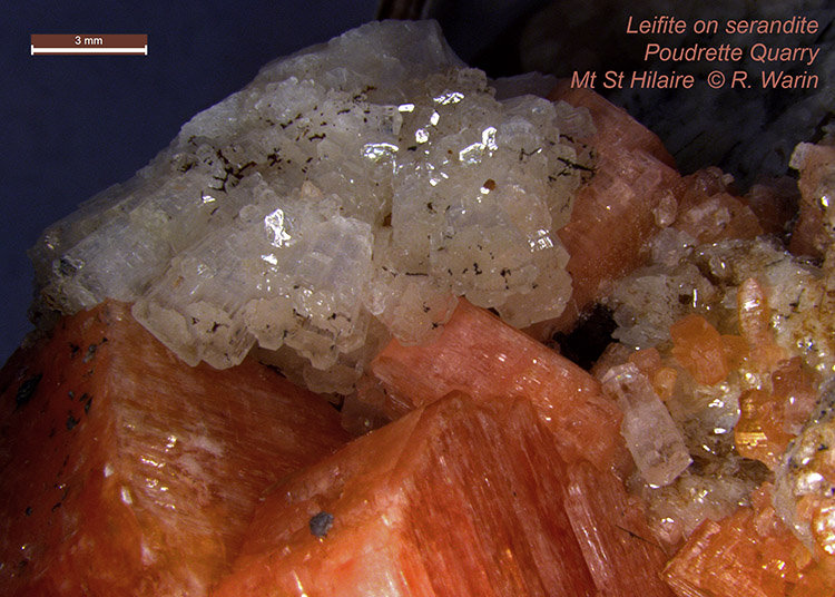 Leifite on Serandite
(Autor: Roger Warin)