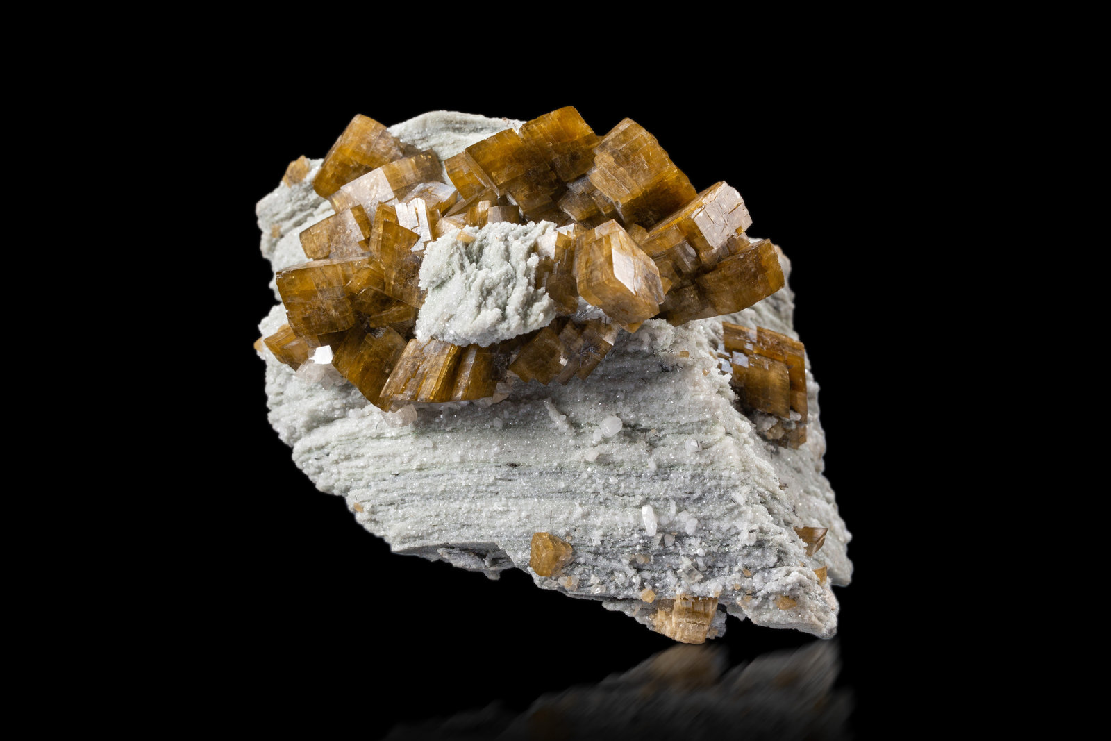 Siderite
13 x 11 x 8 cm / main crystal: 2.6 cm
(Autor: MIM Museum)