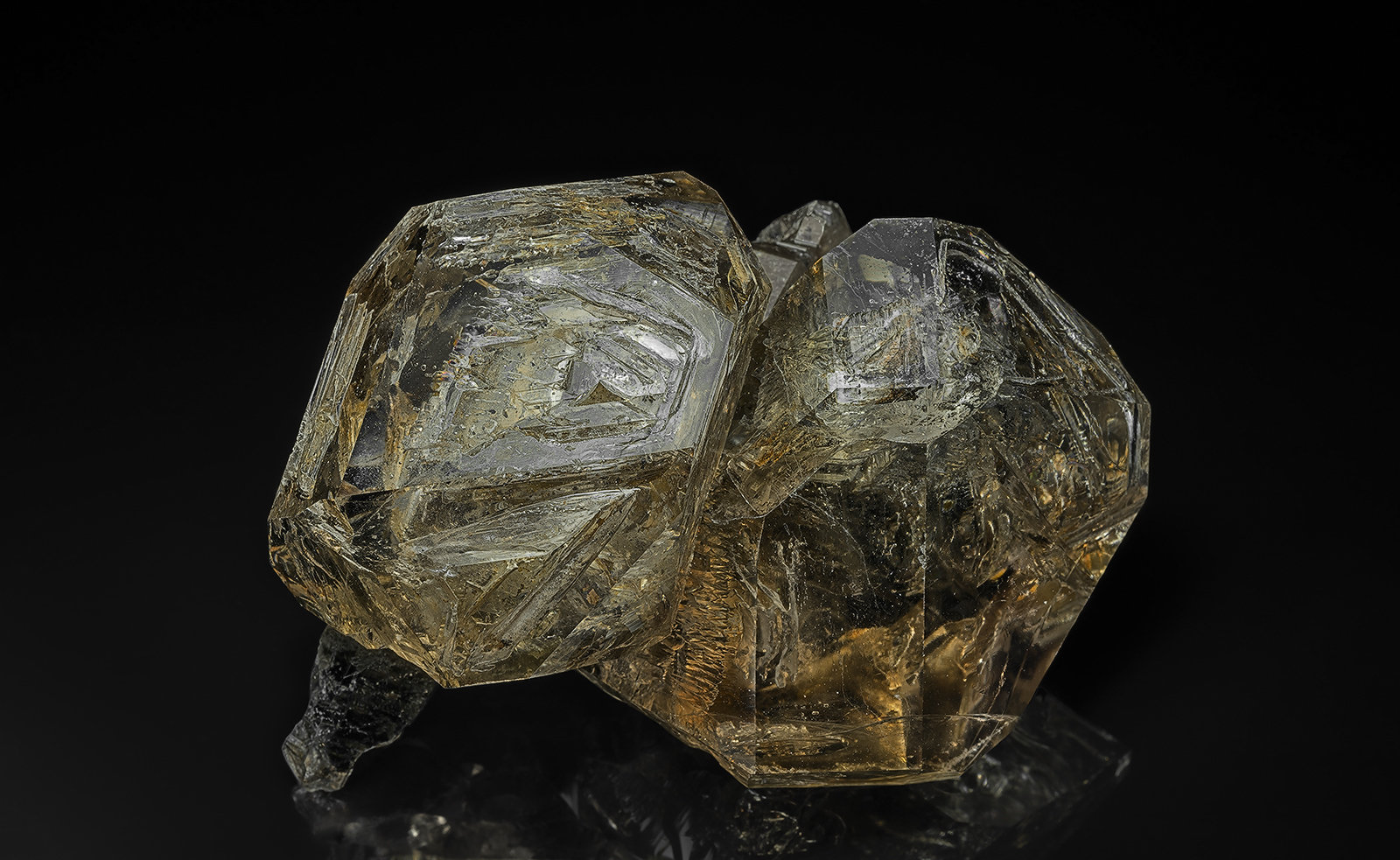 Quartz (variety smoky quartz)
9.8 x 9.6 cm
(Autor: am mizunaka)