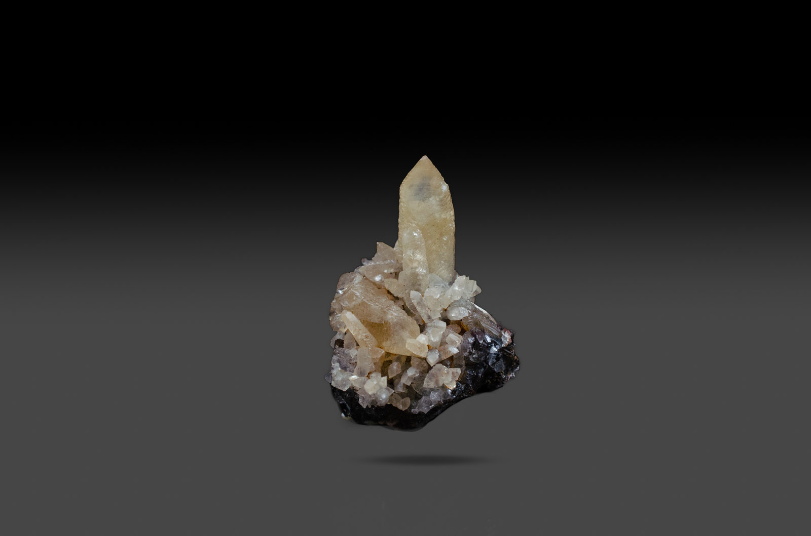 Smithsonite
4.4cm x 3.3cm x 2.1cm
(Autor: k-m.minerals)