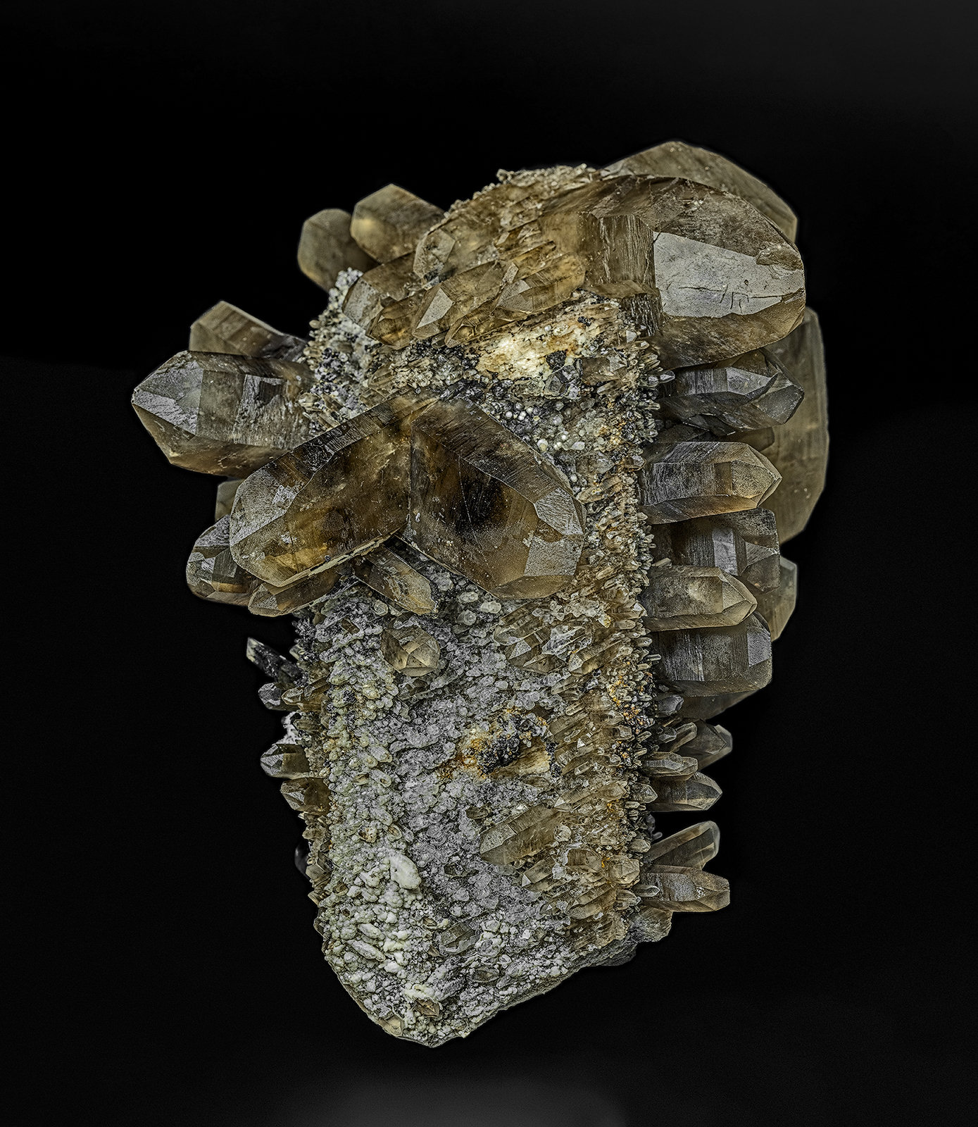 Quartz (variety smoky quartz), Orthoclase, Opal (variety hyalite)
14.5 x 11.0 x 9.5 cm
(Autor: am mizunaka)