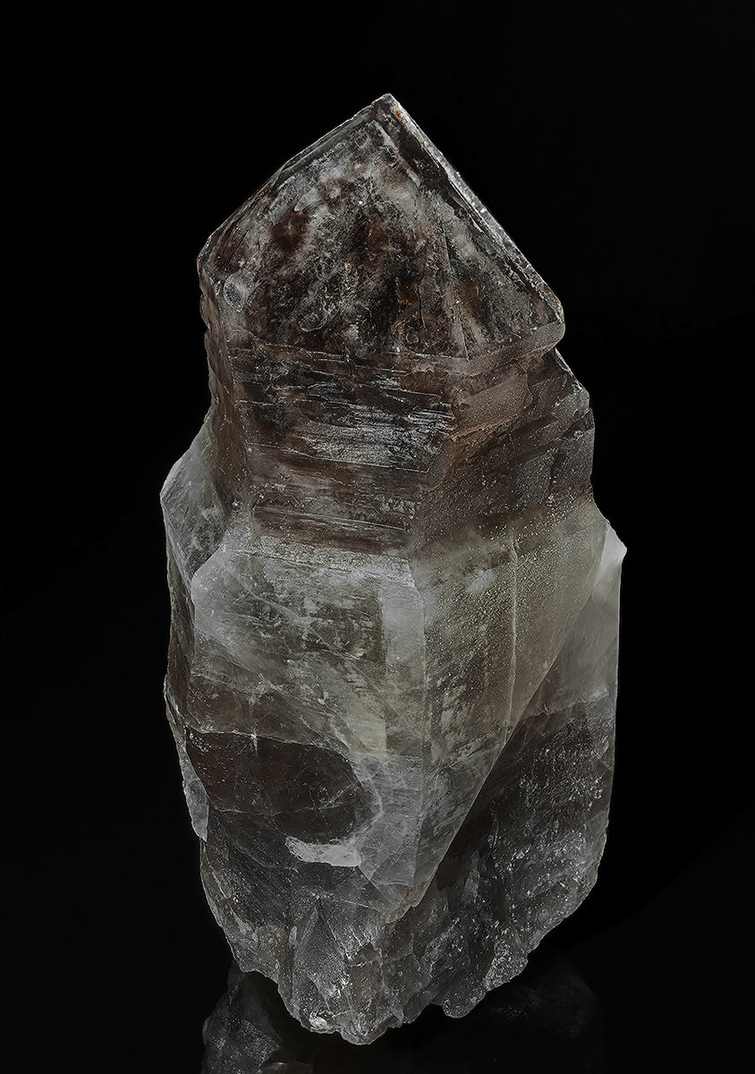 Quartz (variety smoky quartz)
11.4 x 5.4 cm
(Autor: am mizunaka)