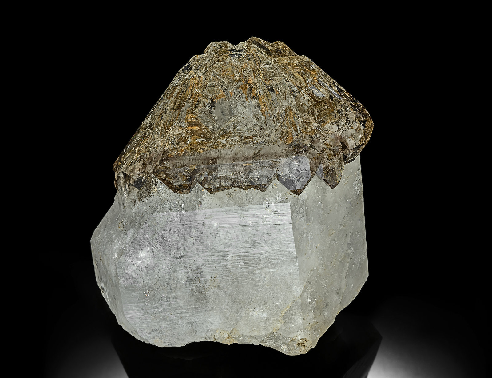 Quartz (variety smoky quartz)
8.3 x 7.7 cm
(Autor: am mizunaka)