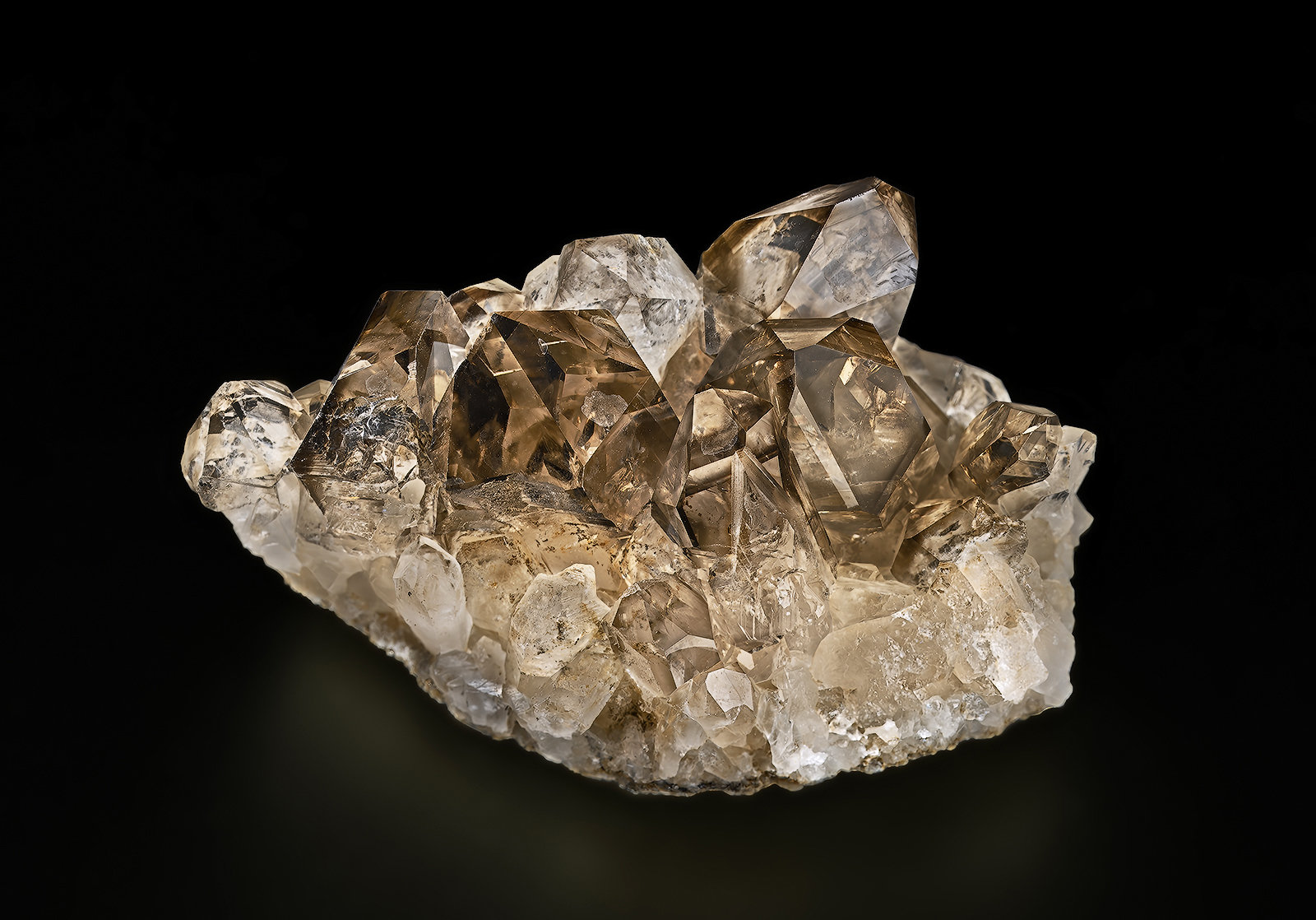 Quartz (variety smoky quartz)
4.9 x 3.7 cm
(Autor: am mizunaka)