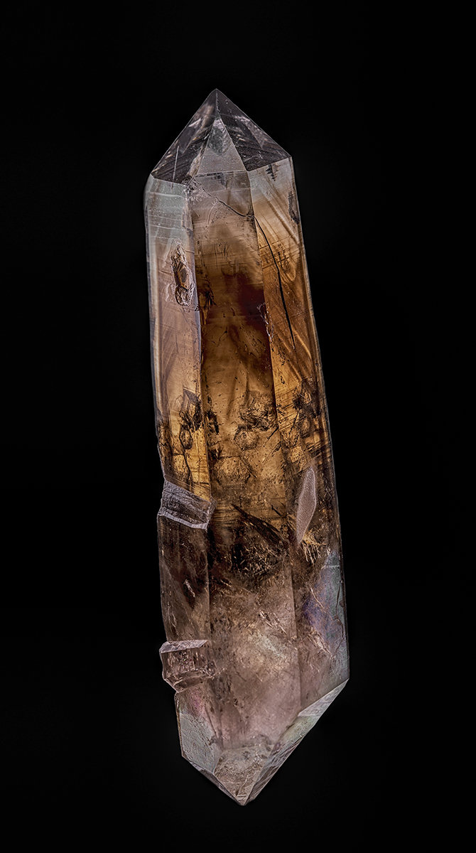 Quartz (variety smoky quartz)
9.6 x 2.0 cm
(Autor: am mizunaka)