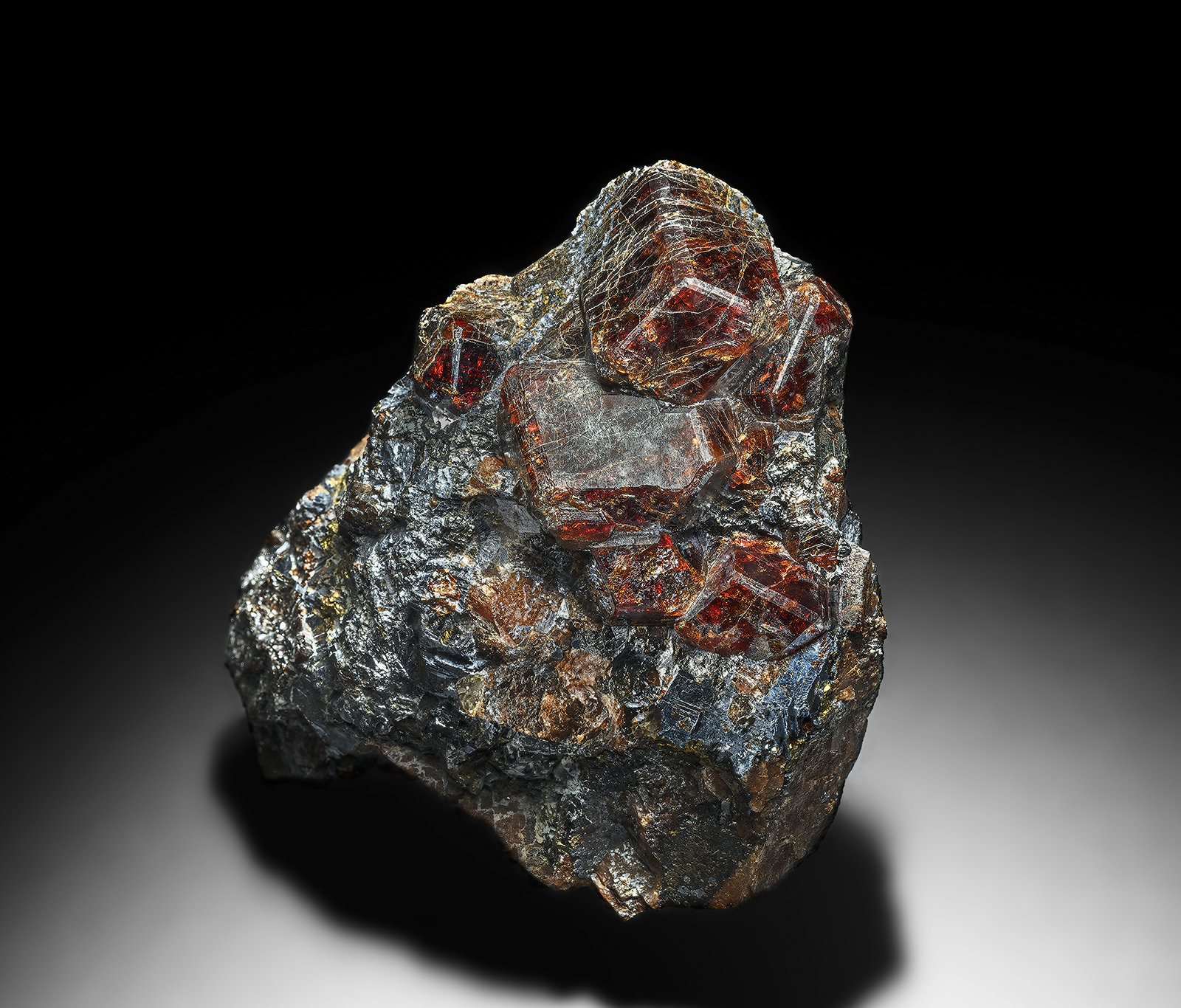 Spessartine, Galena
6.6 x 7.6 cm
(Autor: am mizunaka)