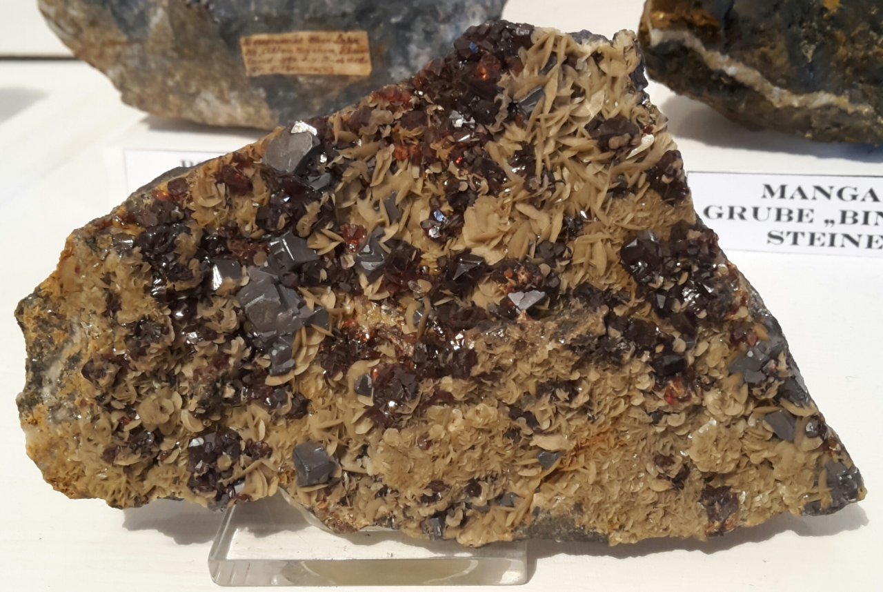 Sphalerite, Galena, Siderite
11 x 7 cm
(Autor: Andreas Gerstenberg)