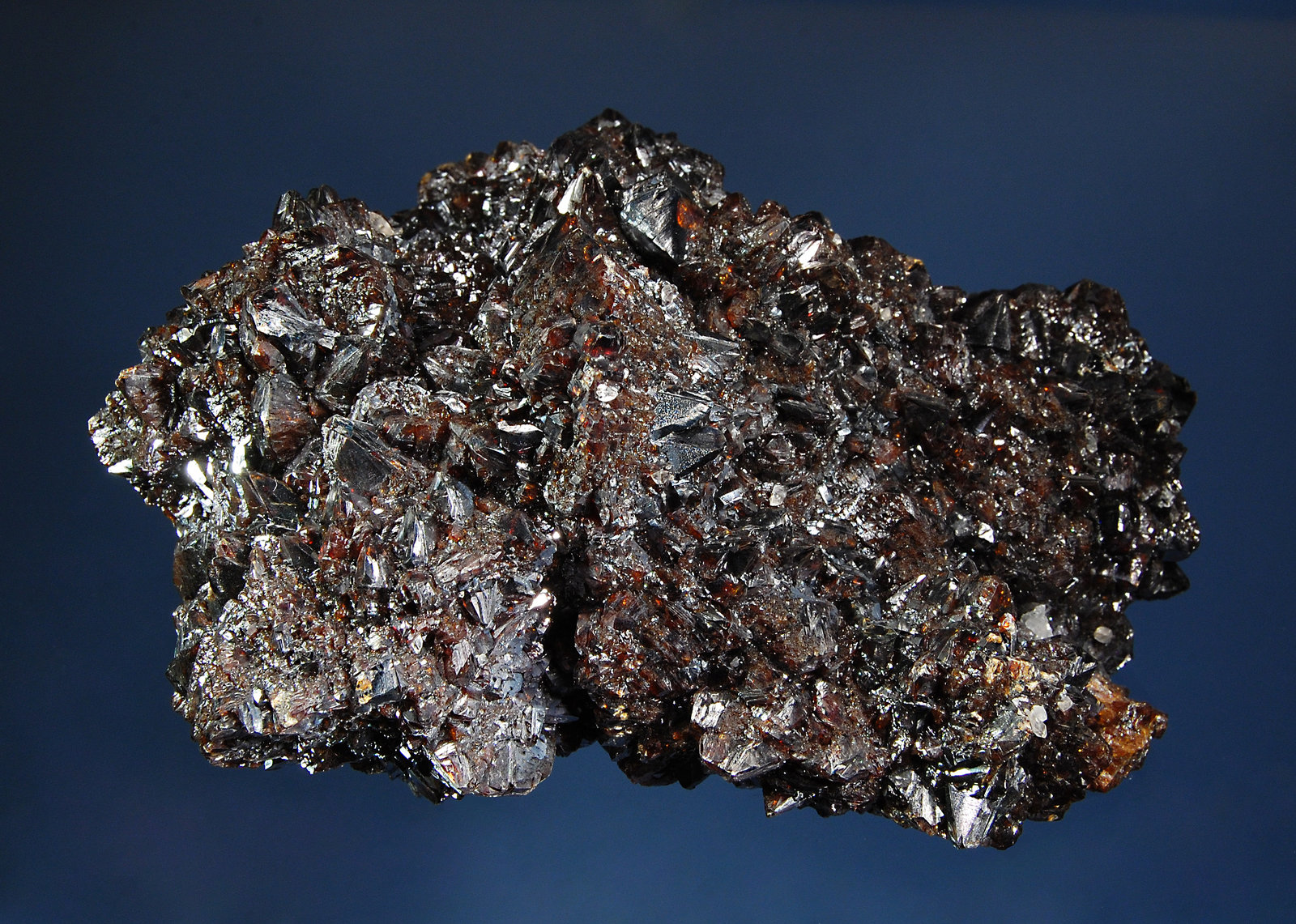 Sphalerite
5.5 x 10.5 x 15.0 cm
(Autor: Michael Shaw)