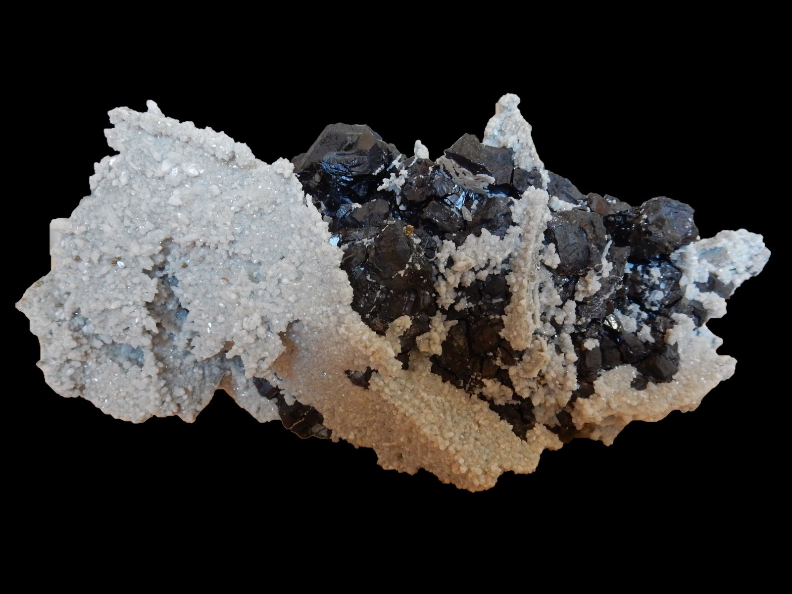Sphalerite (variety marmatite), Chalcopyrite and Pseudomorph of Calcite
250 mm x 100 mm x 100 mm
(Autor: Dany Mabillard)