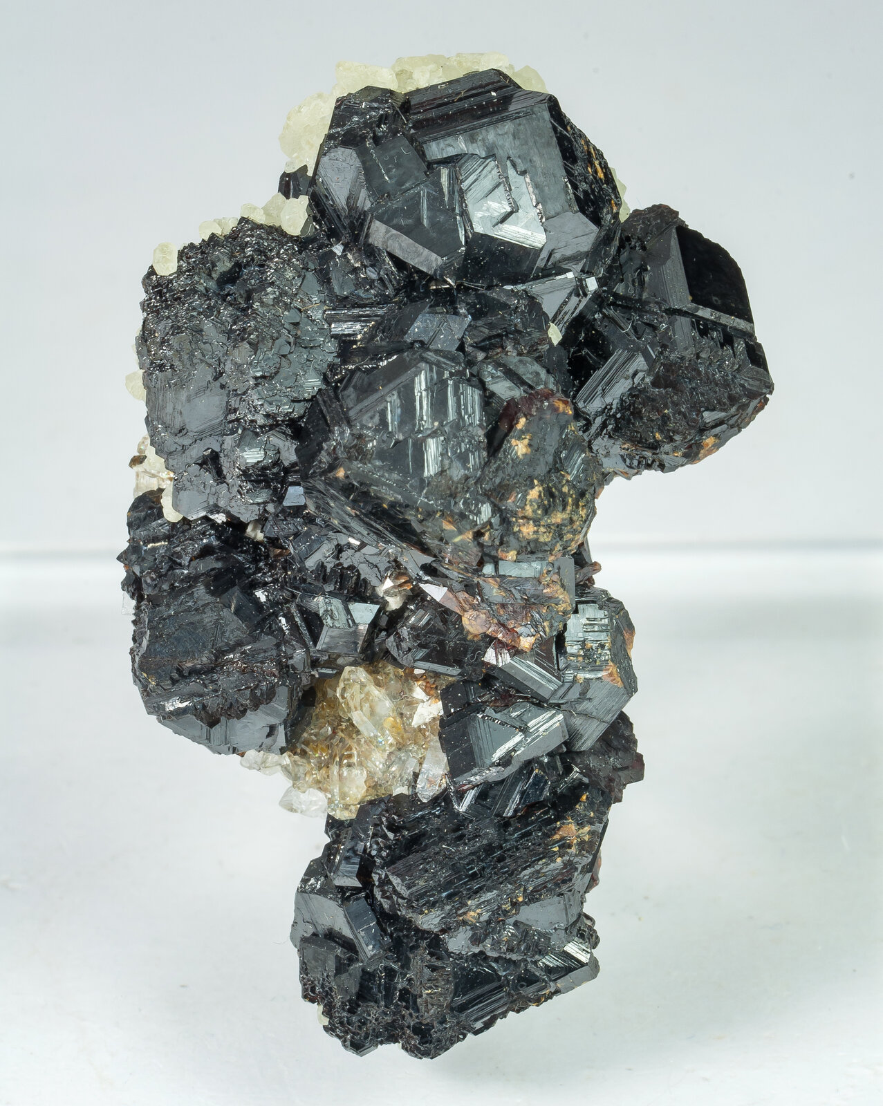 Sphalerite with Quartz
5.5 × 3.4 × 2.4 cm
(Autor: Jordi Fabre)