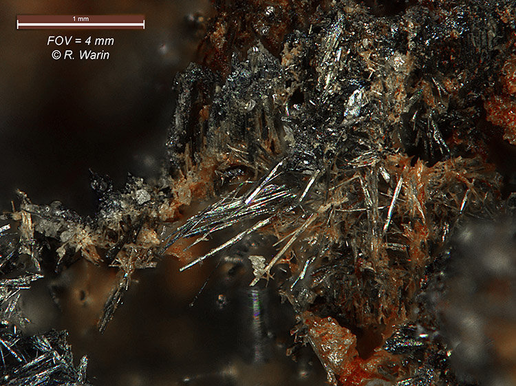 Stibnite
< 1 mm
(Autor: Roger Warin)
