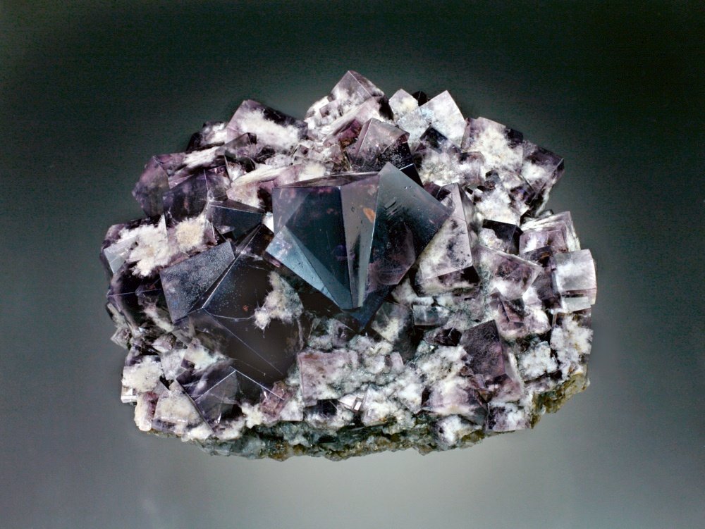 Fluorite
12x9x7 cm overall size
(Autor: Jesse Fisher)