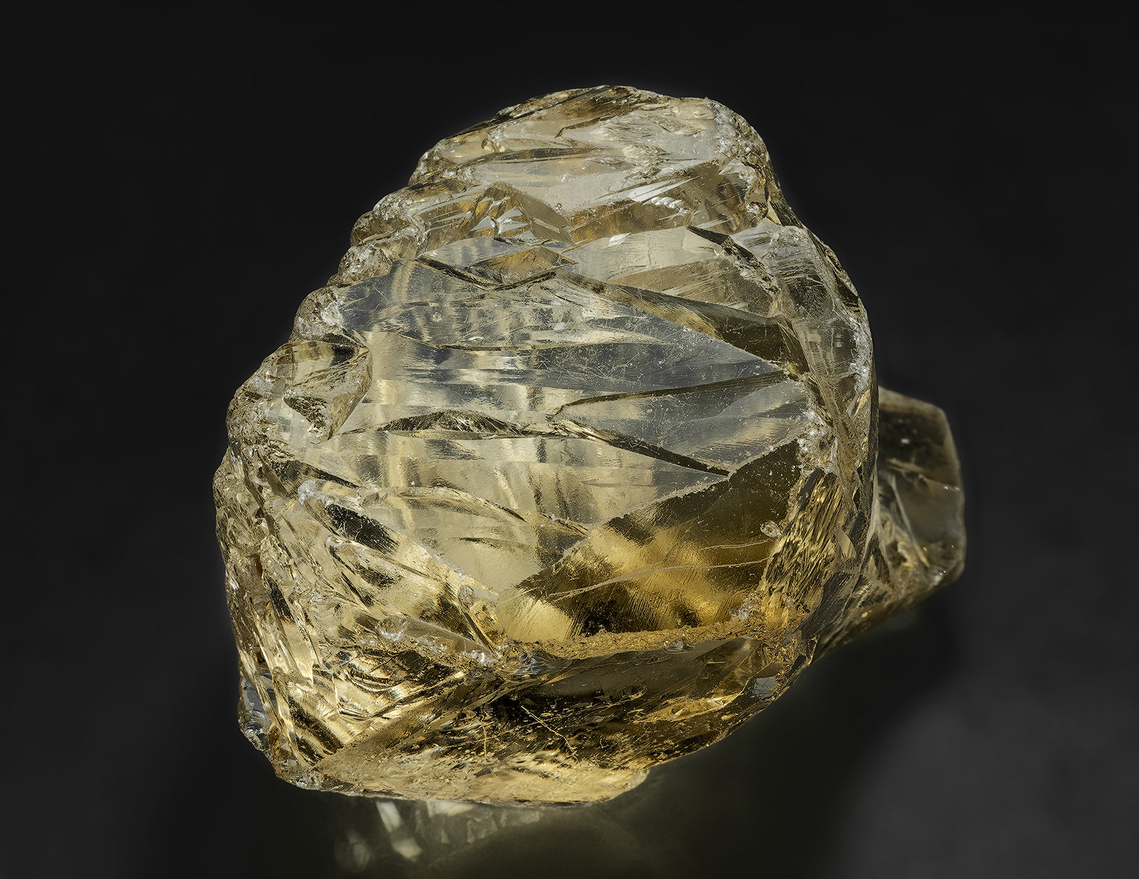 Quartz (variety citrine)
6.4 x 5.1 cm
(Autor: am mizunaka)
