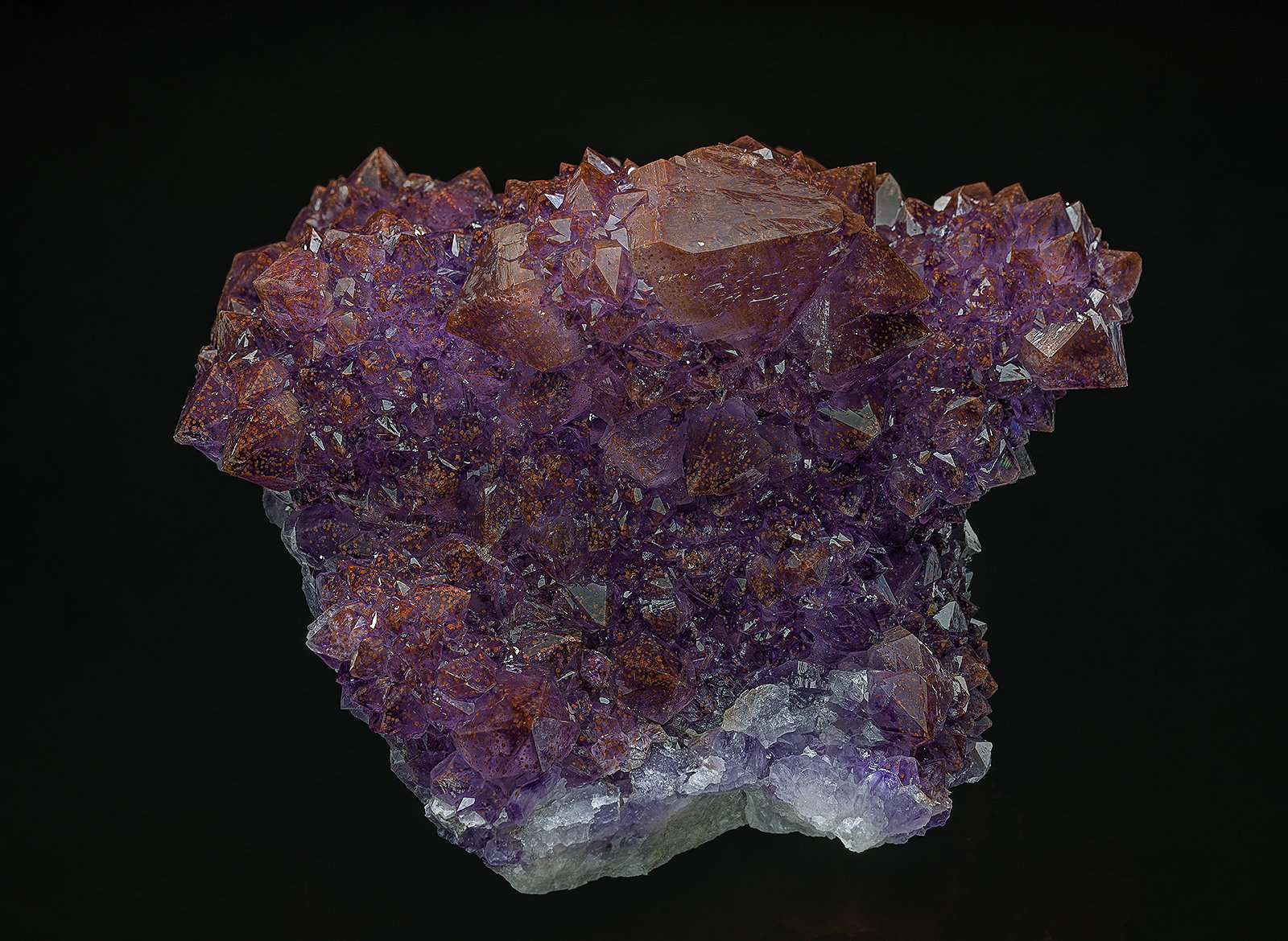 Quartz (var Amethyst)
9.8 x 9.1 cm
(Autor: am mizunaka)