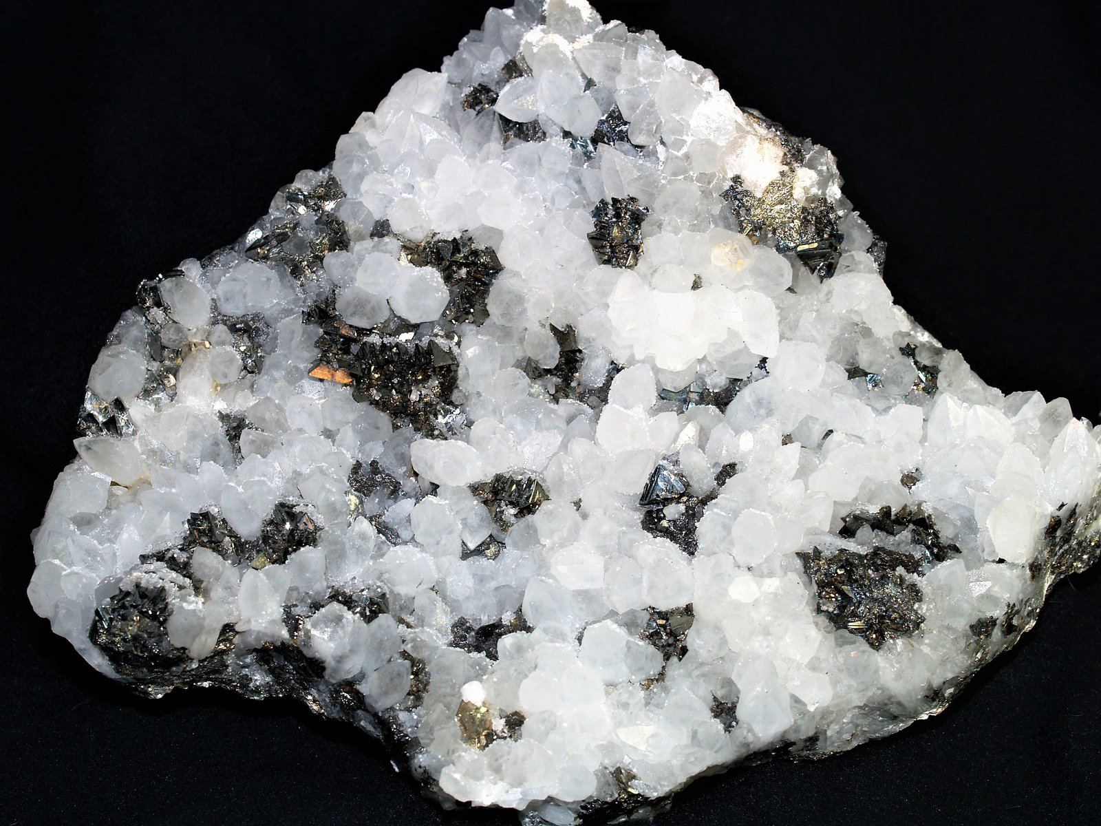 Tetrahedrite
17x16x4 cm
(Autor: Joseph DOliveira)