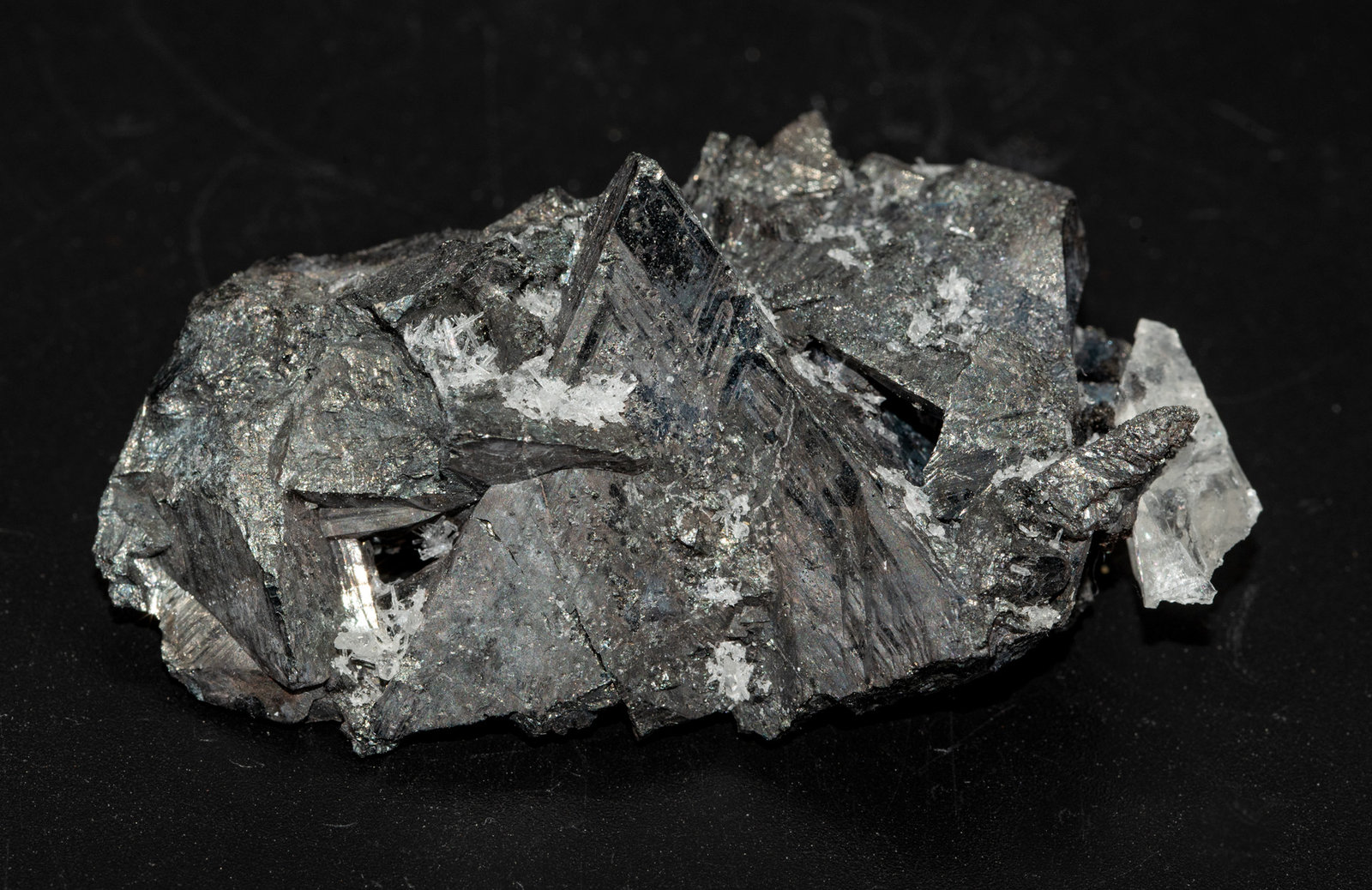 Tetrahedrite, Quartz
6,0 x 3,5 x 1,8 cm
(Autor: Bergur_E_Sigurdarson)