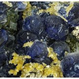 Fluorite, Pyrite, Siderite, Fluorapatite
8 cm x 6 cm x 4 cm
(Autor: silvia)