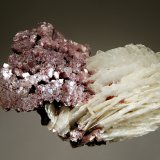Lepidolite
5.0 x 8.5 cm
(Autor: Michael Shaw)