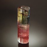Elbaite
1.5 x 6 cm
(Autor: Michael Shaw)