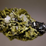 Epidote
5.1 x 8.3 cm
(Autor: Michael Shaw)
