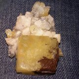 Dolomite, Calcite and iron oxides
2 1/2x 1 1/2in.
(Autor: jordanlowe1089)