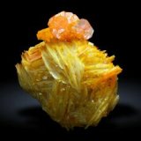 Wulfenite on Barite
4x4 cm.
(Autor: Enrique Llorens)