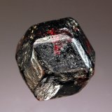 Almandine
2.5 x 3.0 cm
(Autor: Michael Shaw)